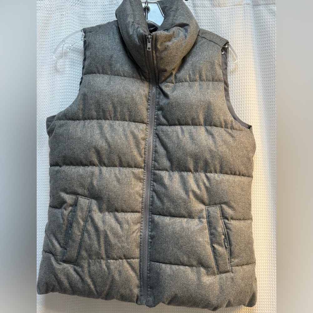 Old Navy Heather Gray Puffer Vest